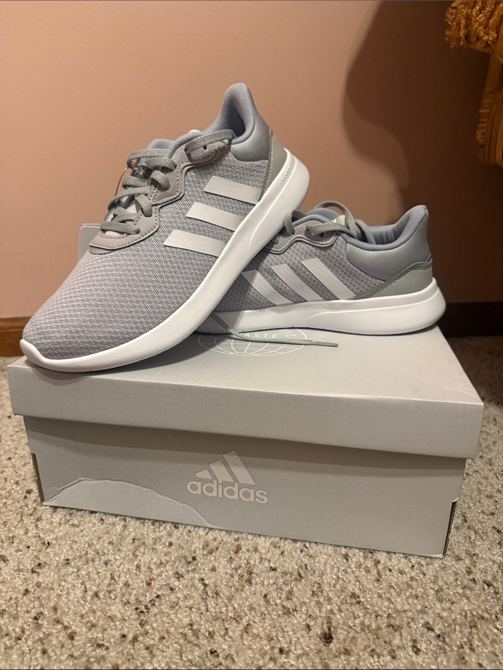 Adidas Comfort Cloud Women’s Shoe 8.5 NWT